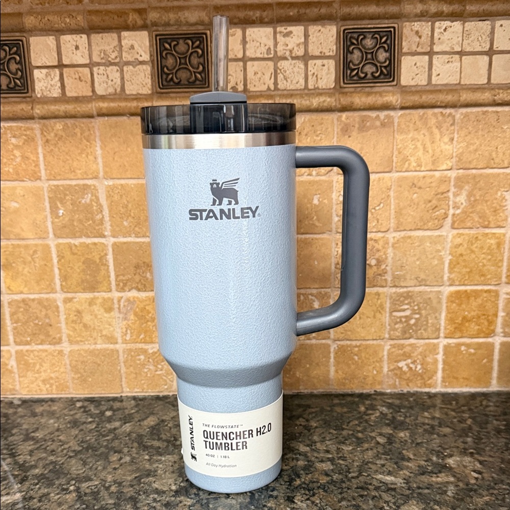 Stanley Light Blue Tumbler with Gray Handle and Lid Hammertone Silver